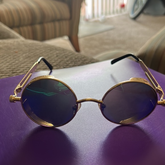 Steampunk Hippie sunglasses with zippered case - Picture 3 of 4